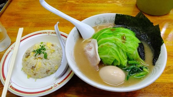 「キャベ玉ラーメン＋チャーハンセット」@横浜ラーメン厨房 うえむらやの写真