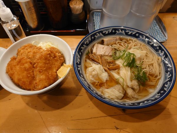 「中華そば580円 もち豚ワンタン200円 タレカツ丼390円」@斗香庵 HIGASHIの写真