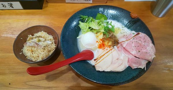 「鯛塩濃厚そば鯛だし飯セット+チャーシュー+味卵」@鯛塩そば 縁の写真