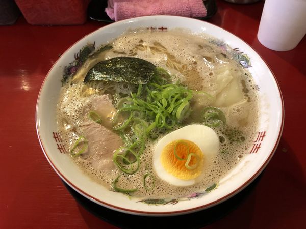 「らーめん 750円 ＋ 半替玉 50円」@中洲屋台 長浜ラーメン 初代 健太の写真