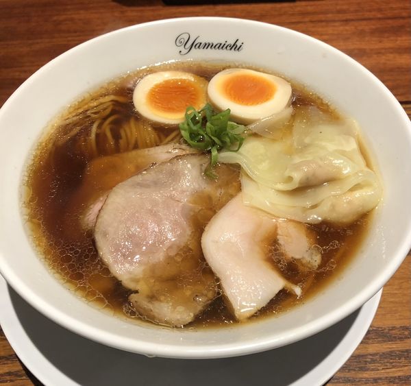 「特製醤油らーめん」@麺処 山一の写真