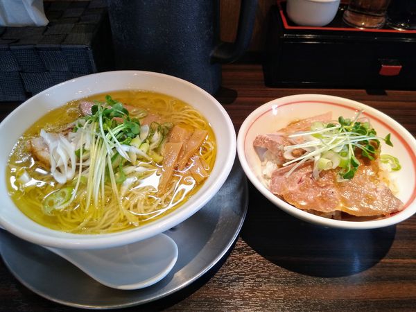 「鶏塩らーめん780円 ローストポーク丼330円」@ら〜めん剣豪の写真