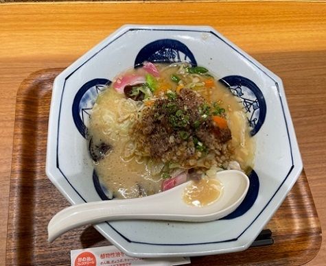 「店舗限定　背脂とんこつ醤油」@リンガーハット YOKOHAMA PREMIUM 横浜西口店の写真