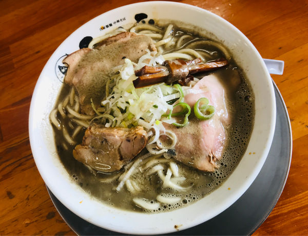 「【数量限定】にぼダク 中＋味玉＋にぼ炊き飯」@中華そば ひらこ屋の写真