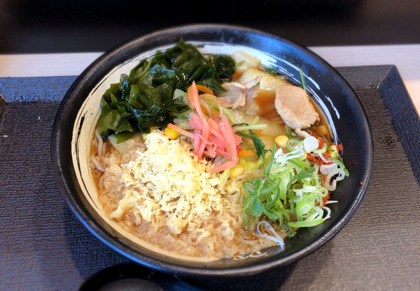 「肉野菜そば(540円)＋わかめ(クーポン)」@ゆで太郎 環七西瑞江店の写真