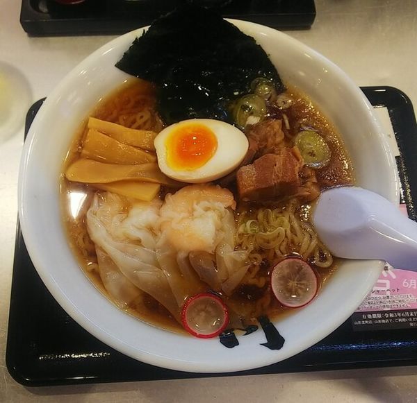 「冷やし海老ワンタンメン900円」@花鳥風月 山形南店の写真