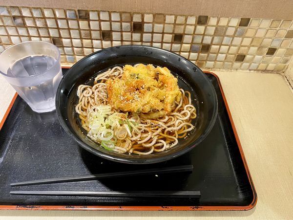 「かき揚げそば410円」@濱そば 横浜店の写真