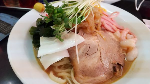 「五目冷やし中華＋大盛」@中国手打拉麺 馬賊 浅草本店の写真