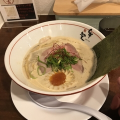 牛骨白湯ラーメン 牛賀の画像