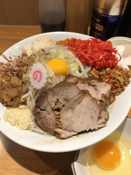 「まぜそば(大)+紅しょうが+生たまご」@麺屋 神工の写真