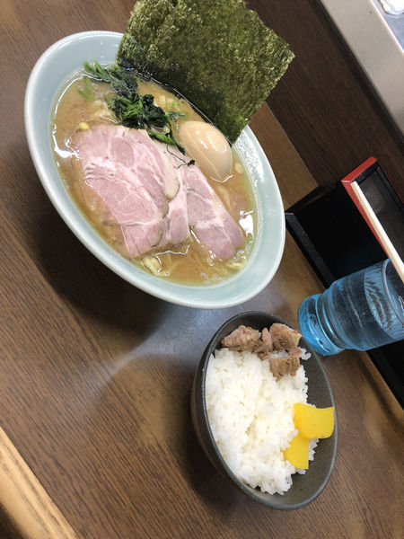 「ラーメン並　ちゃったまトッピング　ライス」@寿々㐂家の写真