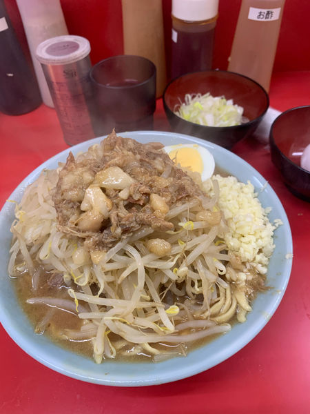 「富士丸ラーメン 少なめ ネギ＋生卵」@ラーメン富士丸 東浦和店の写真