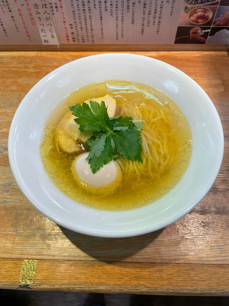 「淡麗塩らぁ麺、半熟煮卵」@淡麗らぁ麺 明鏡志水の写真