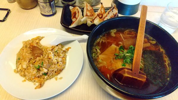 「ラーメン半チャーハン」@平良久亭の写真