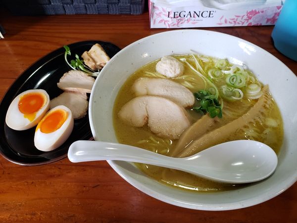 「特製鶏そば本絞り塩」@中華そばつけそば 千思萬考の写真