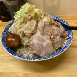 味玉塩らーめん 極太麺 中盛300g 野菜 アブラ増し ニンニク