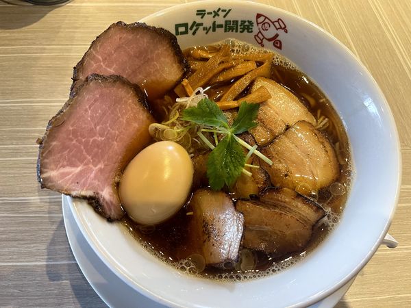 「焼き煮干しラーメン」@ラーメン ロケット開発の写真