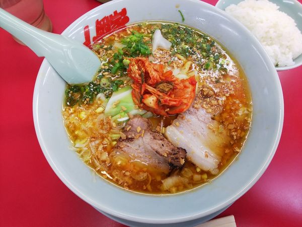 「【限定】旨辛スタミナらーめん＋半ライス　890＋130円」@ラーメン山岡家 弘前店の写真