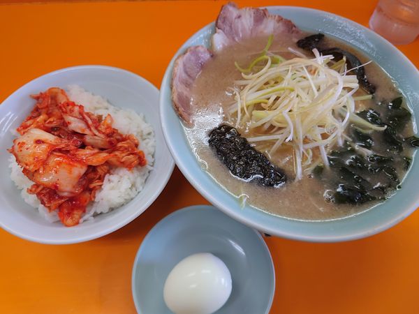 「ネギラーメン500円＋半キムチライス200円」@ラーメンショップYAMANAKA 福生店の写真