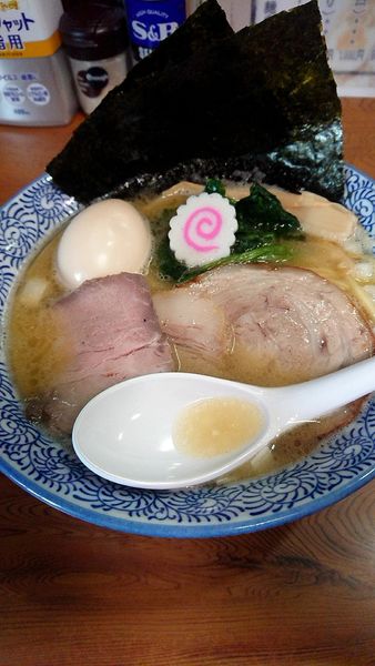 「ラーメン(白)800円税込」@らーめん車屋の写真
