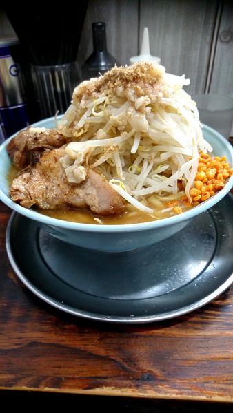 「大ラーメン900円全増し」@麺でる 川崎店の写真