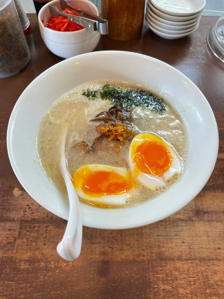 「塩豚骨ラーメン、たまご」@幸心堂の写真