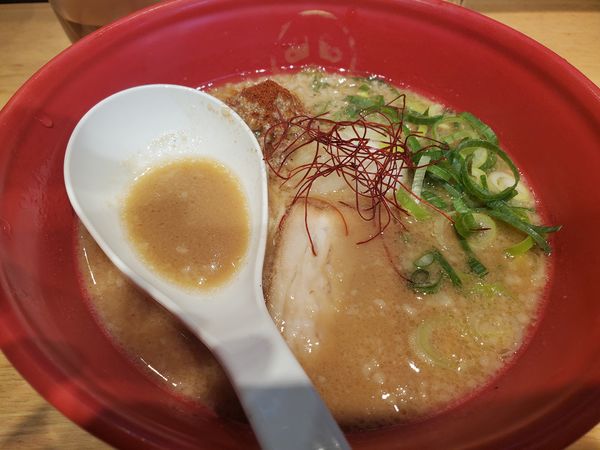 「豚骨 赤辛さ2」@TOKYO豚骨BASE MADE by 博多一風堂 ペリエ海浜幕張店の写真