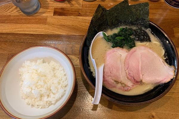 「醤油豚骨らあめん 並 小ライス」@豚骨らあめん専門店 とんこつ家ZUNの写真