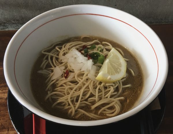 「イカ きもソバ(500¥)」@中華蕎麦 志の写真