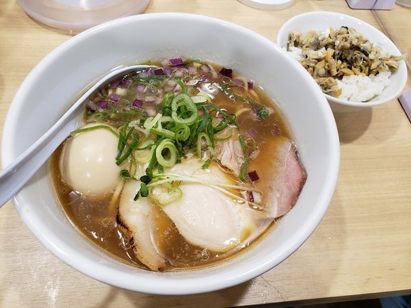 「味玉中華そば　醤油　月替わり貝ごはん」@貝麺みかわの写真