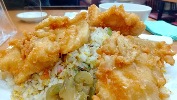 「#チキンチャーハン #902円 #スープ #33円」@ラーメン新世 本店の写真