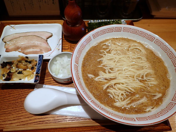 「鯖さば」@炭火焼濃厚中華そば 海富道の写真