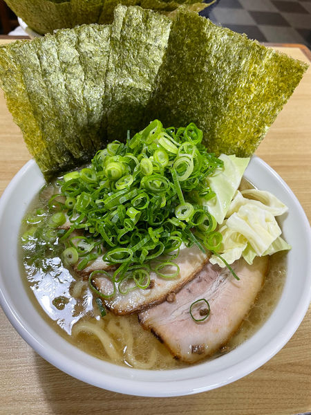 「豚骨醤油チャーシュー麺大盛り　九条ネギ、海苔増し」@麺家 むら田の写真