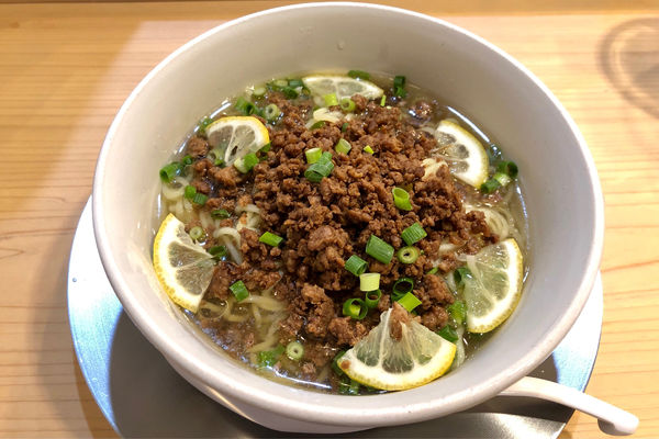 「【限定】冷やしレモンラーメン900円+チャーシュー丼400円」@中華そば すばる食堂の写真