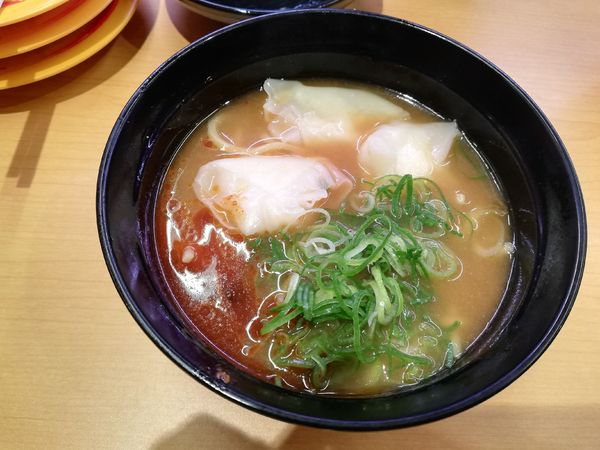 「濃厚えび味噌ワンタンメン」@スシロー 川越インター店の写真