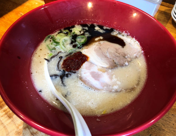 「赤丸新味(バリカタ)」@博多 一風堂 諏訪インター店の写真