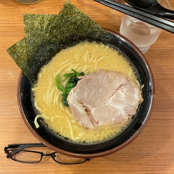 「ラーメン（並）」@横浜家系ラーメン まくり家 川崎店の写真