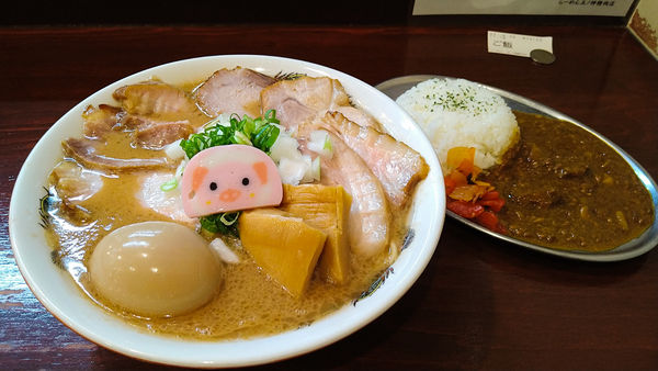 「肉の日限定/東京X豚骨チャーシューメン+秋川ビーフカレー」@らーめん 五ノ神精肉店 煮干し編の写真