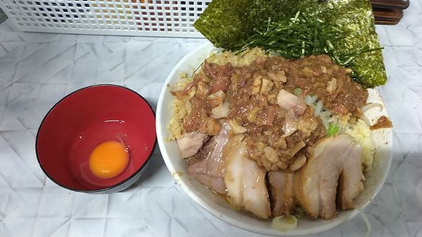 「汁無し900円+豚1枚100円+魚粉100円+ショウガ50円」@麺屋 歩夢 金沢八景店の写真