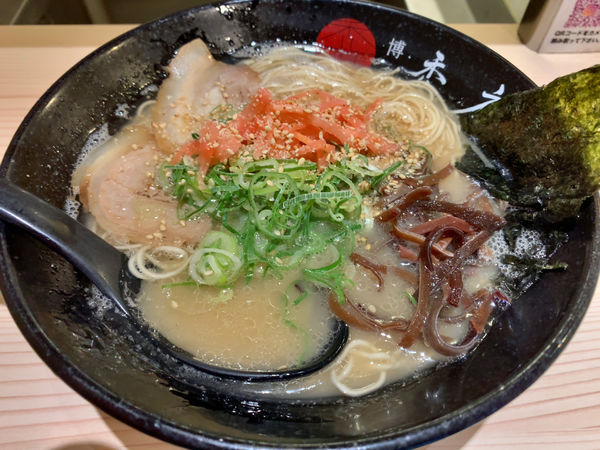 「ラーメン＋替え玉」@博多禿鷹の写真