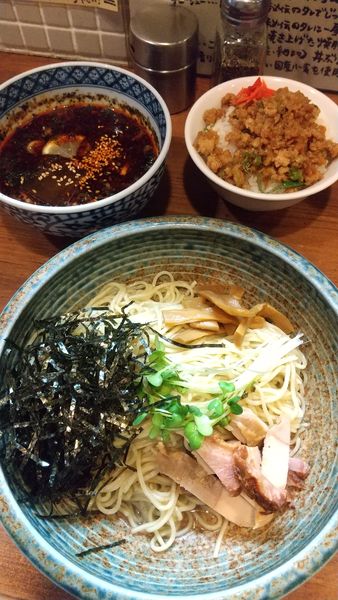 「酸っぱ辛い生のりの冷やしつけ麺（限定）1050円」@麺処 びぎ屋の写真