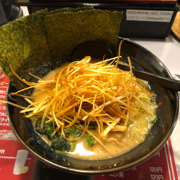 「醤油豚骨＋辛みネギ」@横浜家系ラーメン 福家の写真