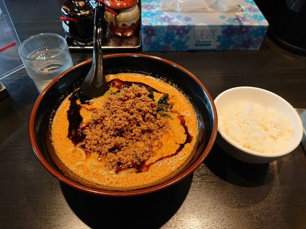 「黒マー担々麺 ライス小」@地獄の担担麺 天竜 本店の写真