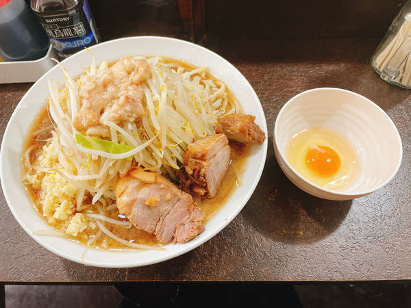 「大ラーメン+生卵」@ぶたけん。の写真