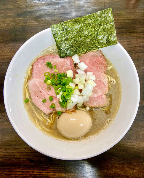 「三段仕込みの淡麗煮干ソバ + 味玉」@三和 中華ソバ店の写真