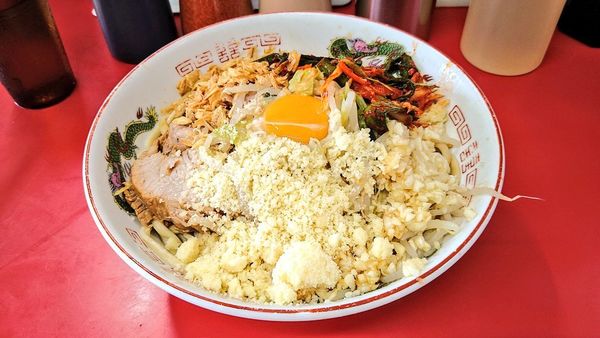 「汁なし(ヤサイ少なめ･大蒜マシ)+九条ネギキムチ･粉チーズ」@ラーメン二郎 湘南藤沢店の写真