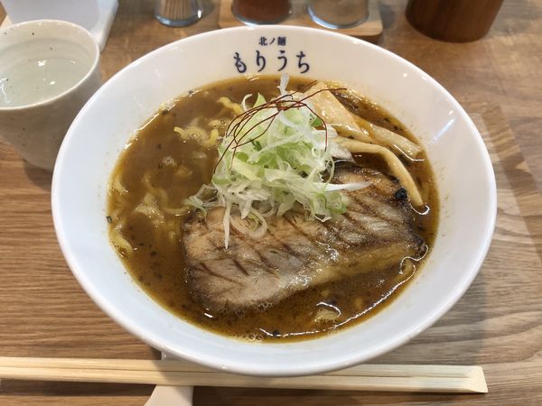 「札幌スパイシーラーメン さらうま 中辛 890円」@北ノ麺 もりうちの写真