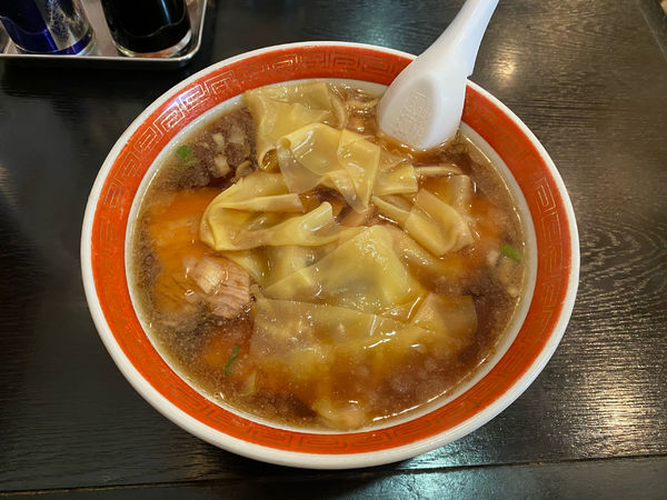 「チャーシューワンタン麺880円」@日満亭の写真