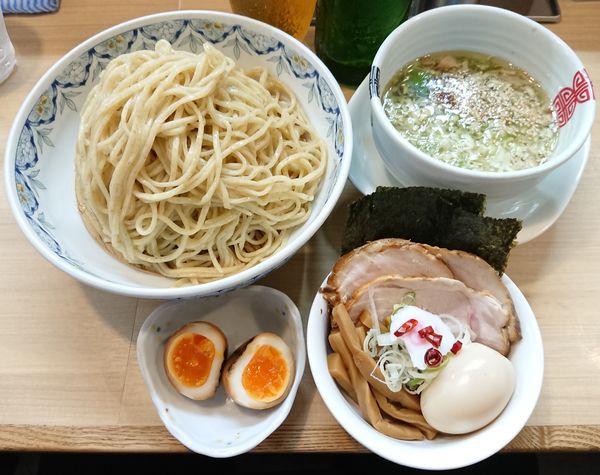 「特製粟国の塩つけそば＋大盛＋くんせい玉子＋ビール」@中華そば 多賀野の写真
