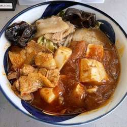 ベスボ(ベストボディ)(マーボーみそタンメンにスパイシーな肉が載ったもの)